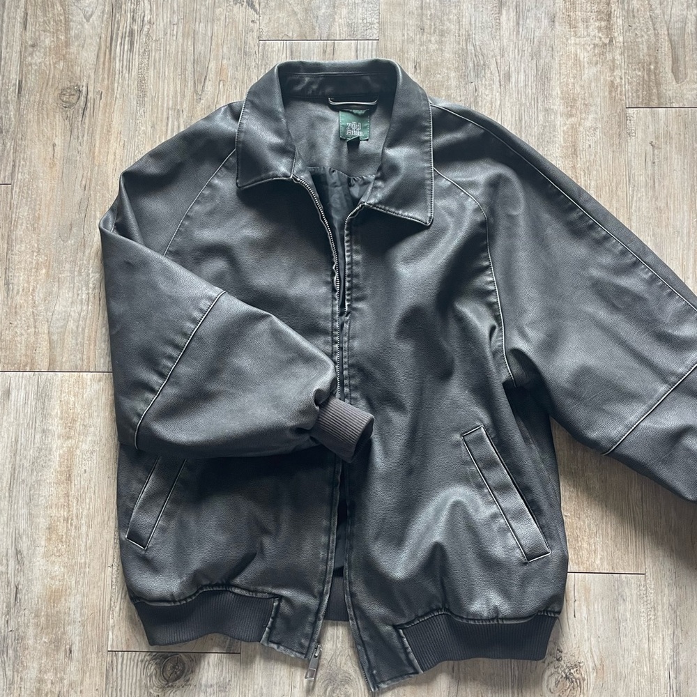 Women’s oversized leather jacket